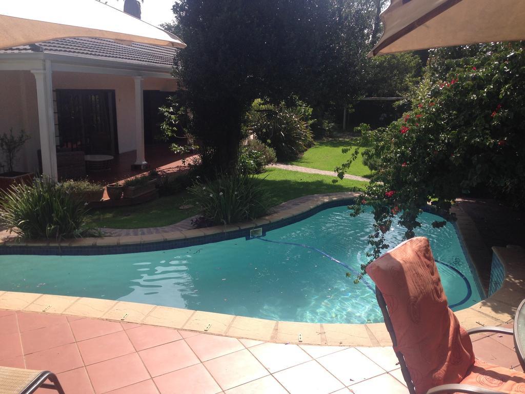Lucky Bean Guesthouse Johannesburg Buitenkant foto